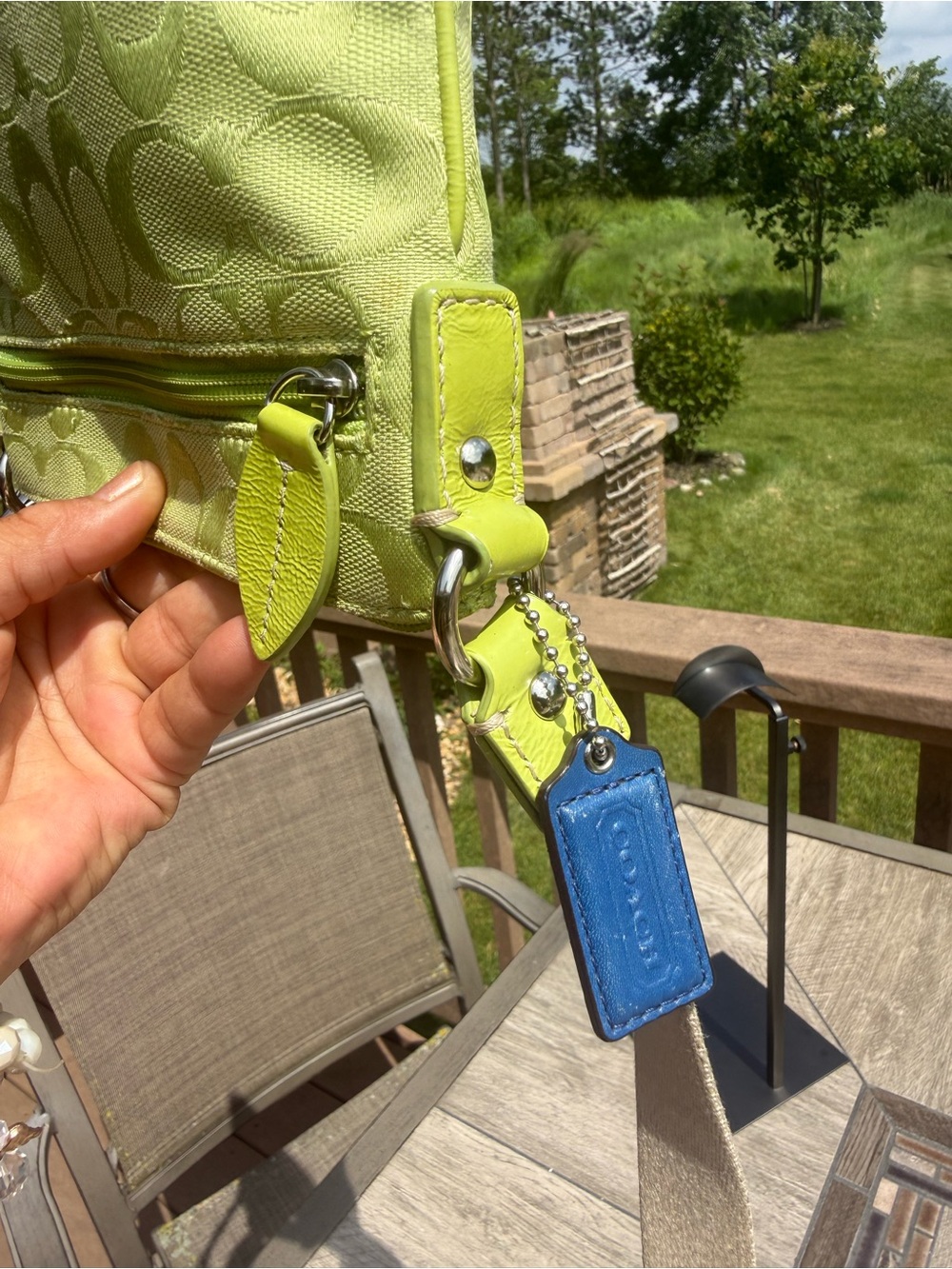 EUC Coach Signature Jacquard North-South Lime Green
Swingpack Crossbody Bag - Picture 8 of 13